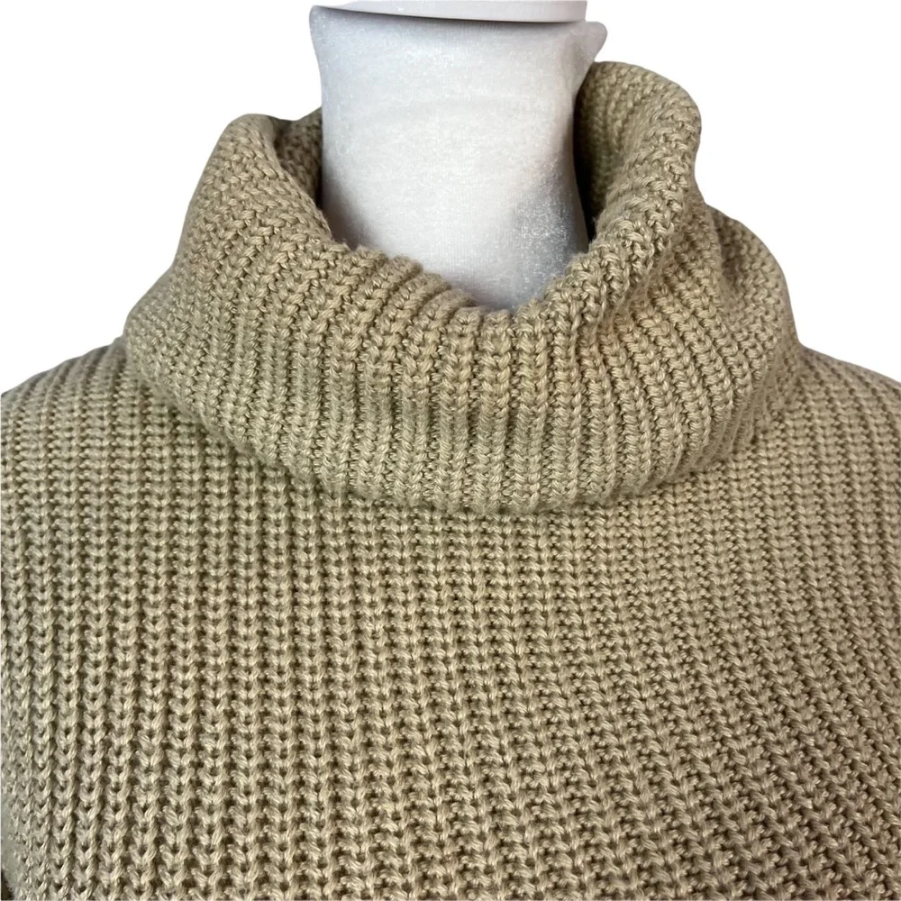 Abercrombie & Fitch Cowl Neck Women's Oatmeal Turtleneck Sweater size XS - Picture 3 of 12